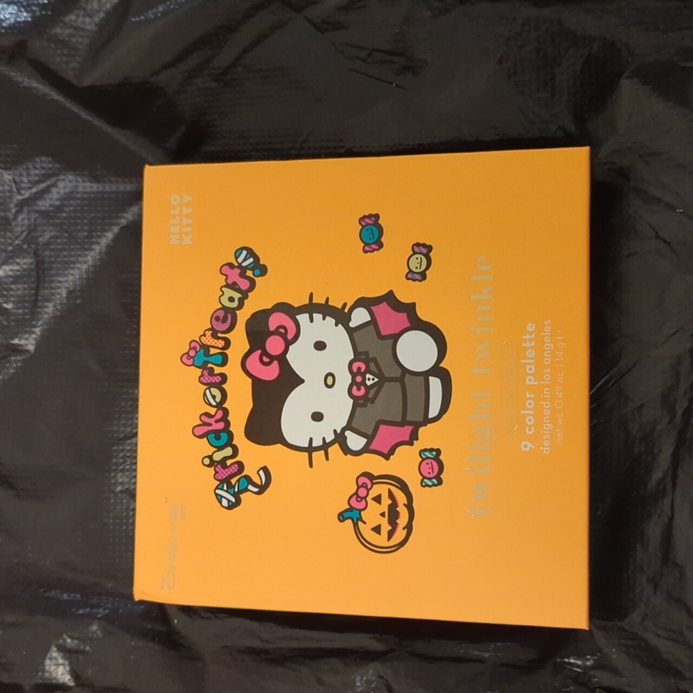 The Creme Shop Hello Kitty Halloween Pallette